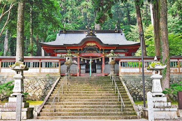 御形神社本殿